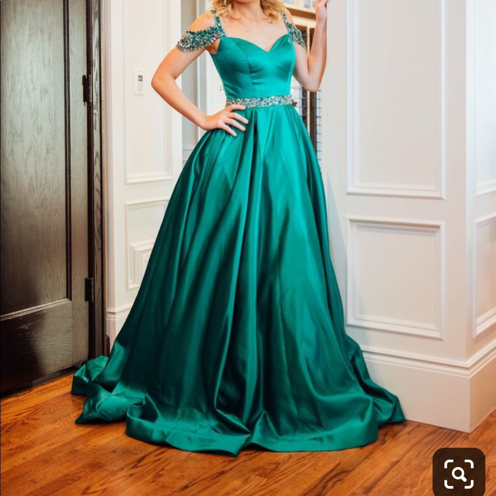 Style 52388 Sherri hill dress